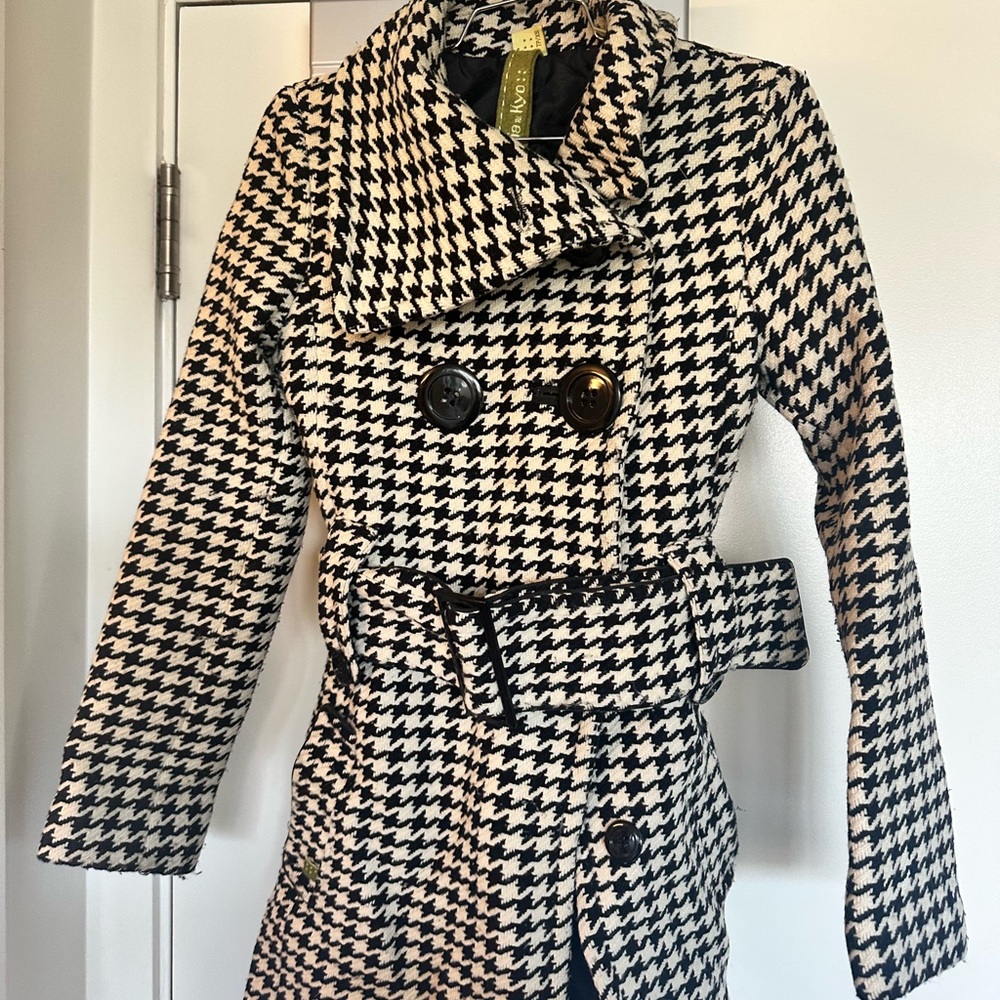 Chico's Black and White Houndstooth Trench Coat